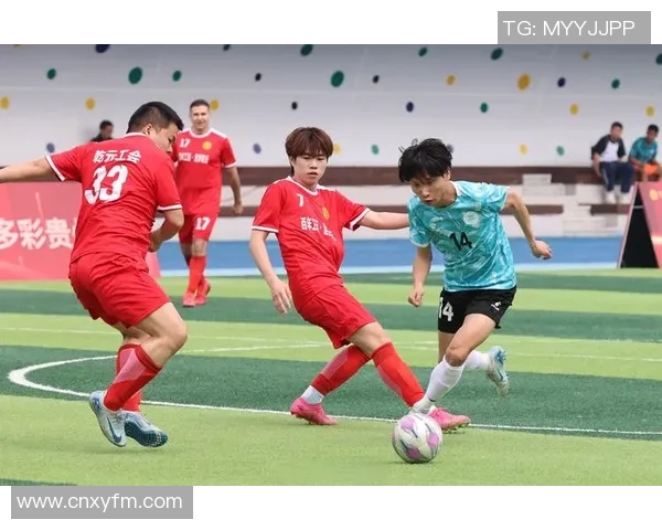 足球明星赛场高清瞬间展现球技与激情的完美结合